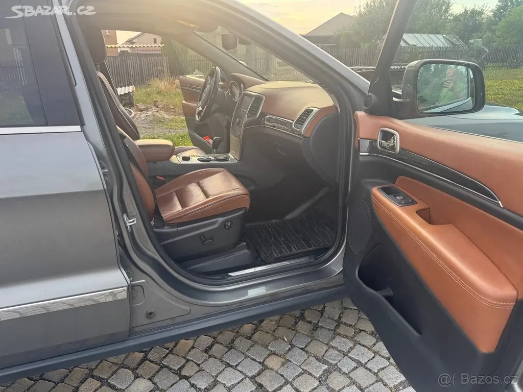Jeep Grand Cherokee 3,0 Overland SUMMIT CRD 177 - fotka 4