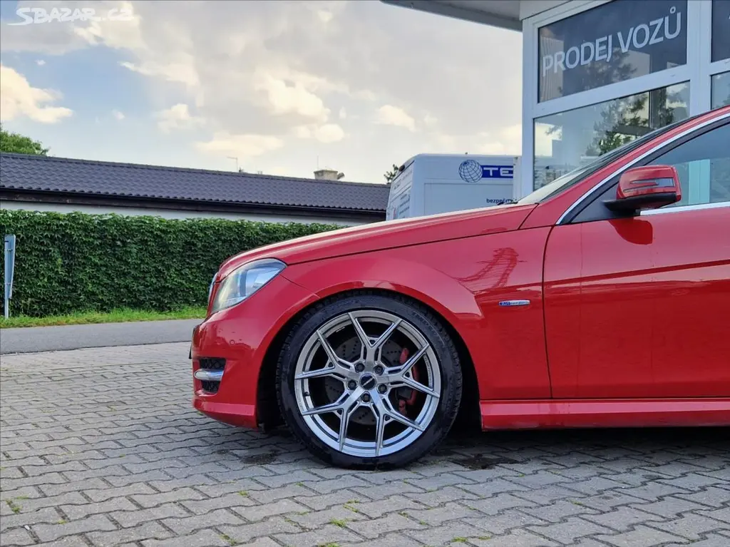 Mercedes-Benz Třídy C, 3,5 i V6 225kW 4MATIC KŮŽE ALU - fotka 4