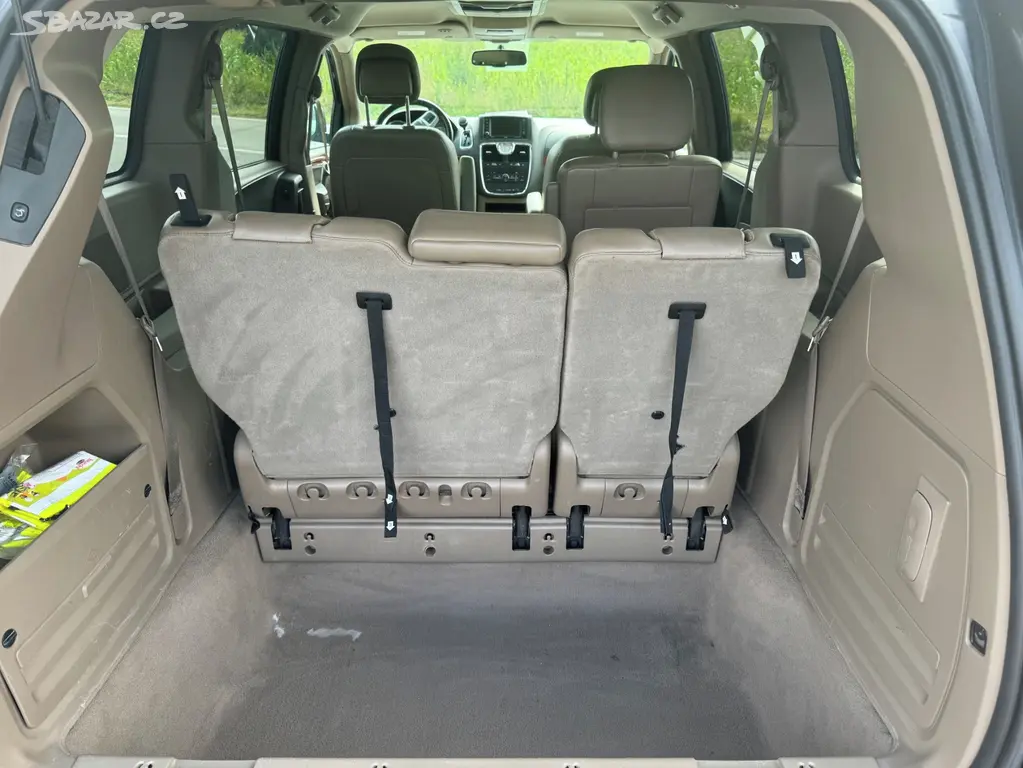 Chrysler Town Country 3.6 RT Stown DVD 2012 - fotka 6