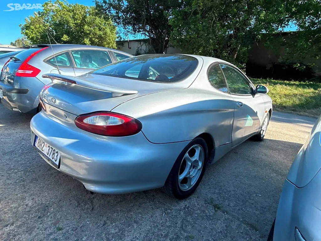 Hyundai Lantra Coupé 1.6 84 kW 197tisic,2 sady kol - fotka 2