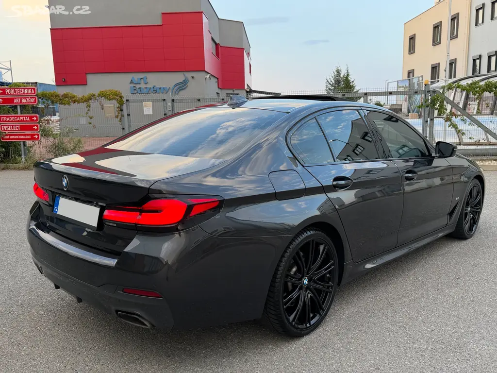 BMW 530xd 210KW Facelift,Heah-up,Keyles,//M-paket - fotka 3