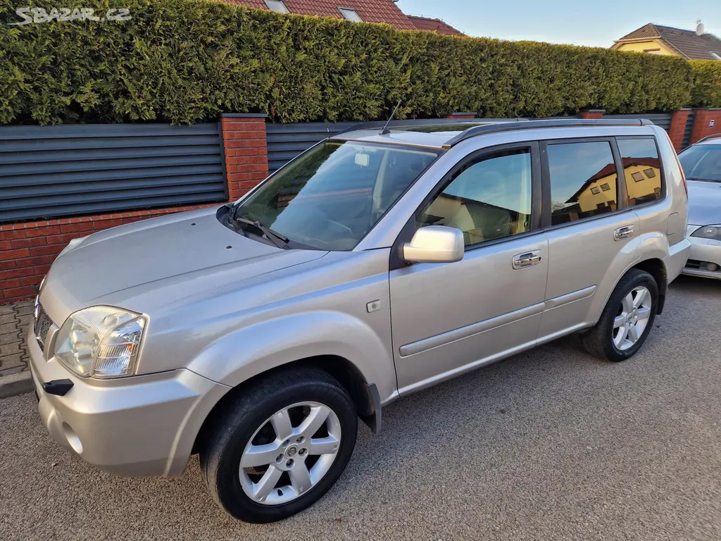 Nissan x-trail 2.5 benzin 4x4 - automat - nové ČR