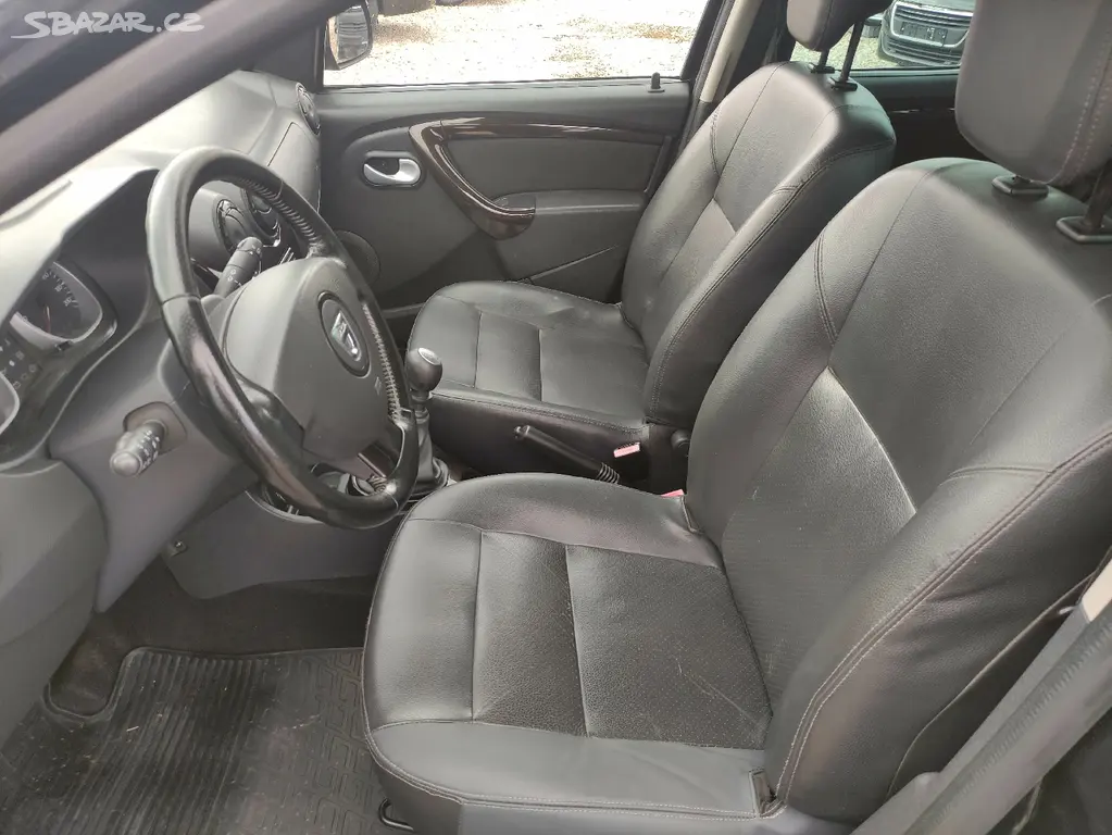 DACIA DUSTER 1.6i 16V 77KW,4x4,ZÁVĚS,ALU,KLIMA - fotka 6
