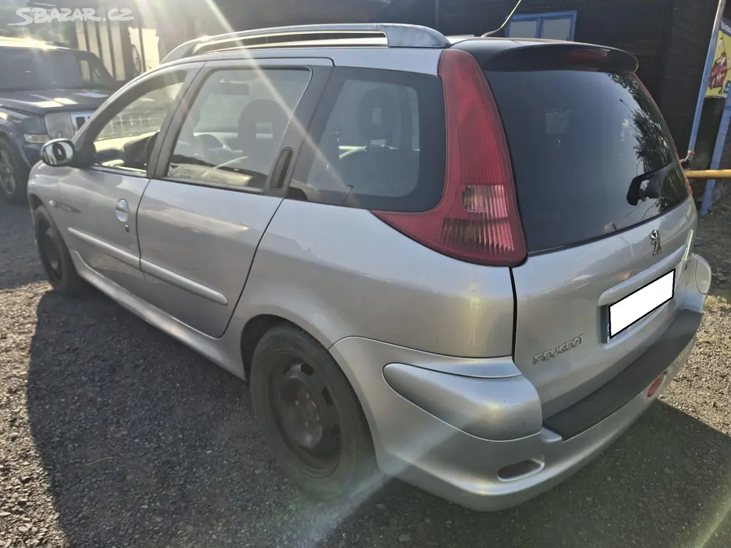Peugeot 206 SW 1,4i 16V - fotka 4
