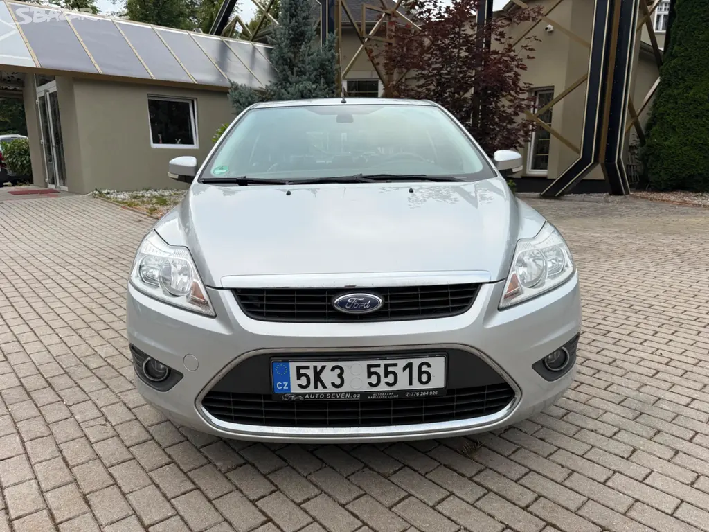 FORD FOCUS II 2.0i 107kW GHIA*HATCHBACK*KŮŽE*PANOR - fotka 2
