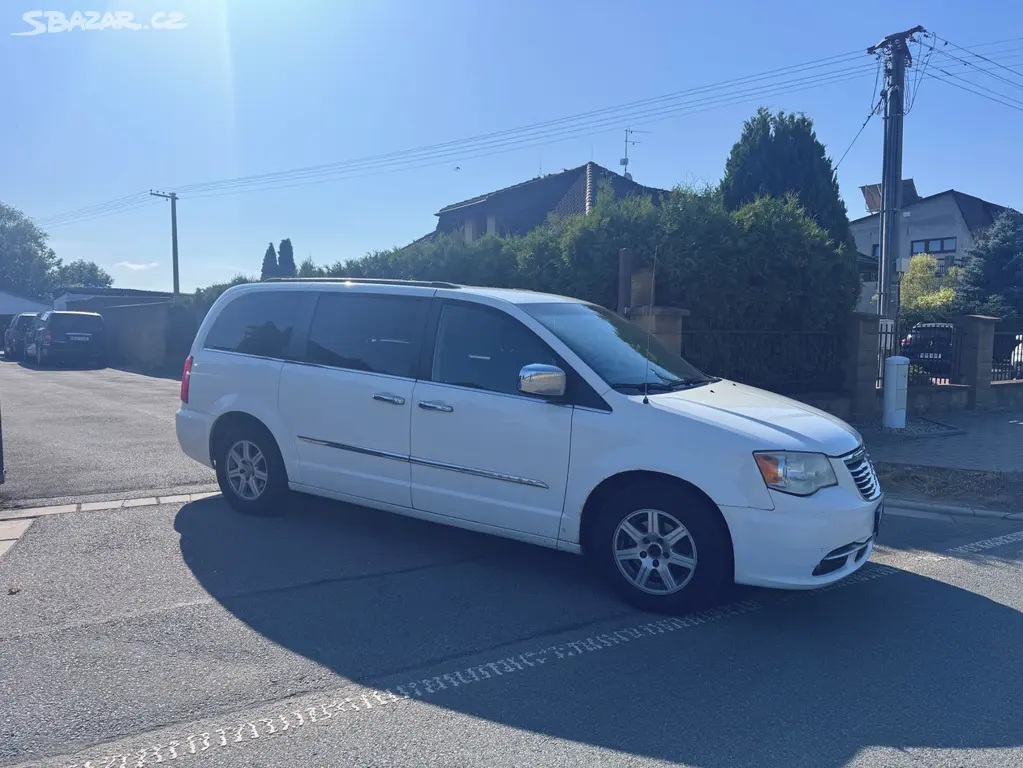 Chrysler Town Country 3,6 RT El dveře DO 2011 DPH - fotka 2