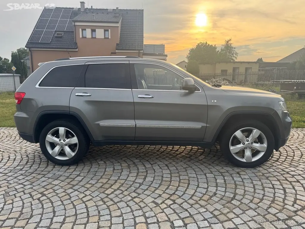 Jeep Grand Cherokee 3,0 Overland SUMMIT CRD 177 - fotka 5