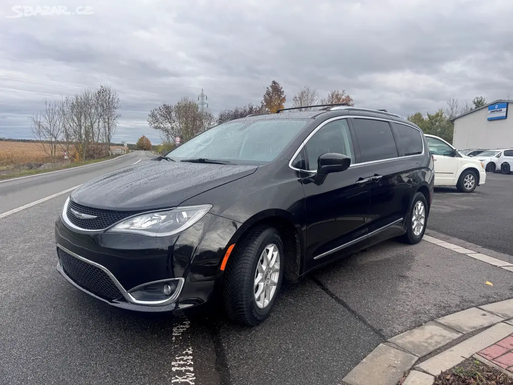 Chrysler Pacifica 3,6 Pentastar RU Kůže 2020 DPH - fotka 2