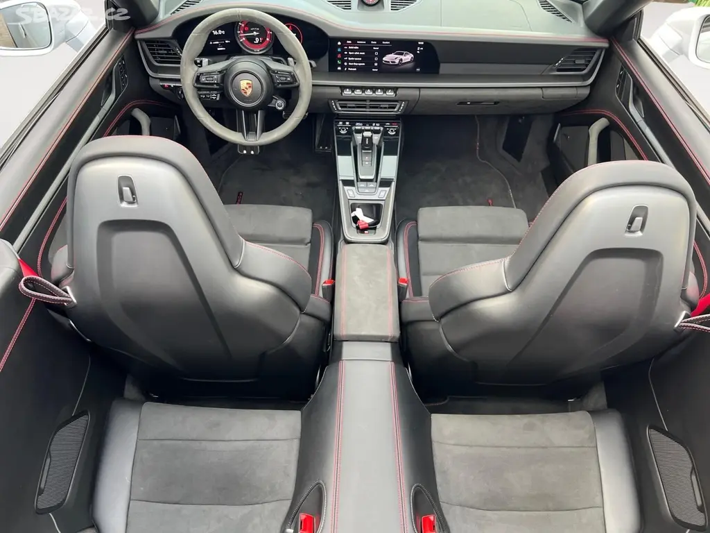 Porsche 911, Carrera GTS Cabrio SportChrono - fotka 6