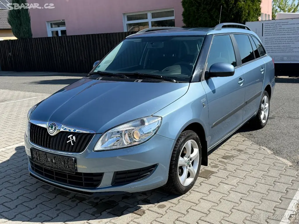 Škoda Fabia Combi 1.2TSI 63KW 2011 digi klima - fotka 2