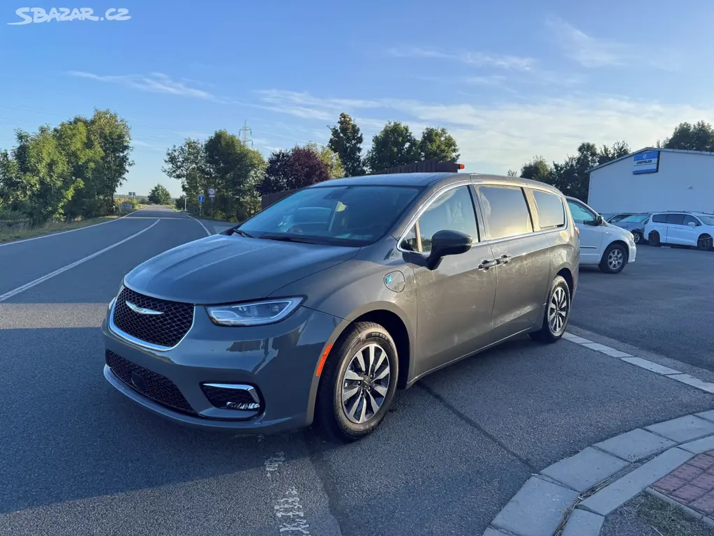 Chrysler Pacifica 3,6 Hybrid Radar Limit 2023 DPH