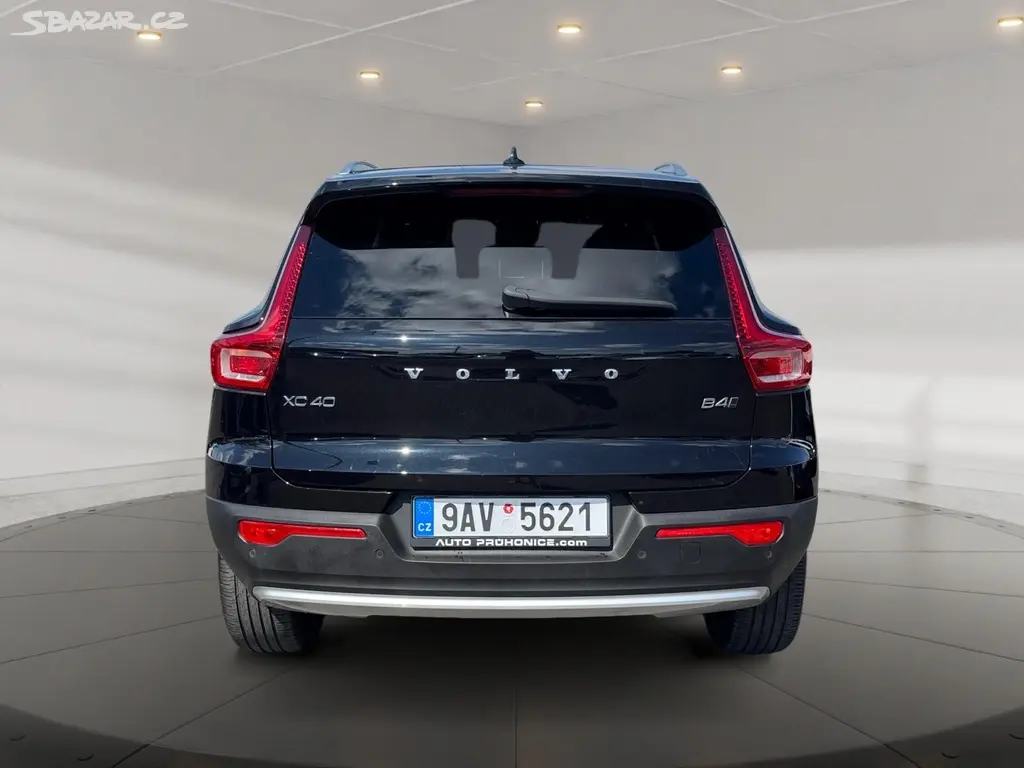 Volvo XC40, ULTIMATE BRIGHT B4 P 145kW AWD - fotka 5