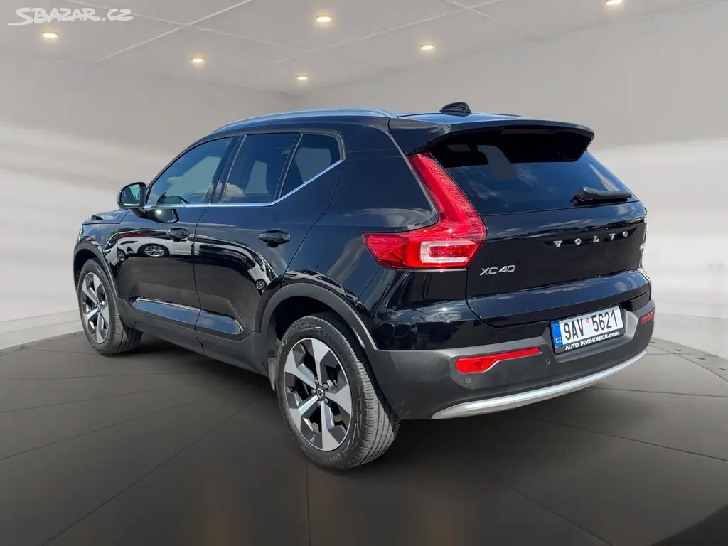 Volvo XC40, ULTIMATE BRIGHT B4 P 145kW AWD - fotka 4