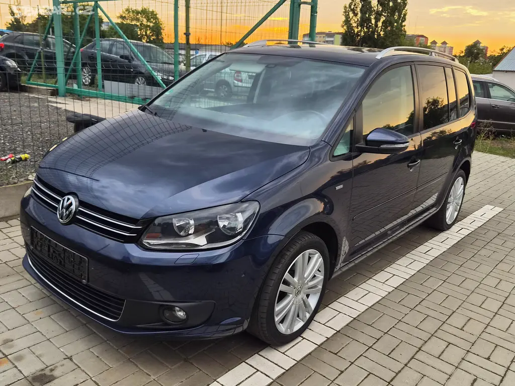 Volkswagen Touran, LIFE 1.4 I - SERVISKA , 7 MÍST - fotka 4