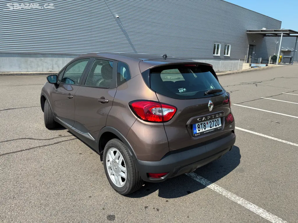 RENAULT CAPTUR 0,9 TCe 66kW - 2.maj ČR - 92700km - fotka 3