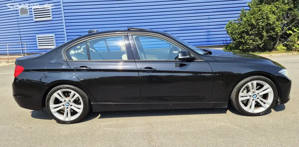 BMW Řada 3, 335i 305PS MANUÁL LED ŠÍBR WEB - fotka 4
