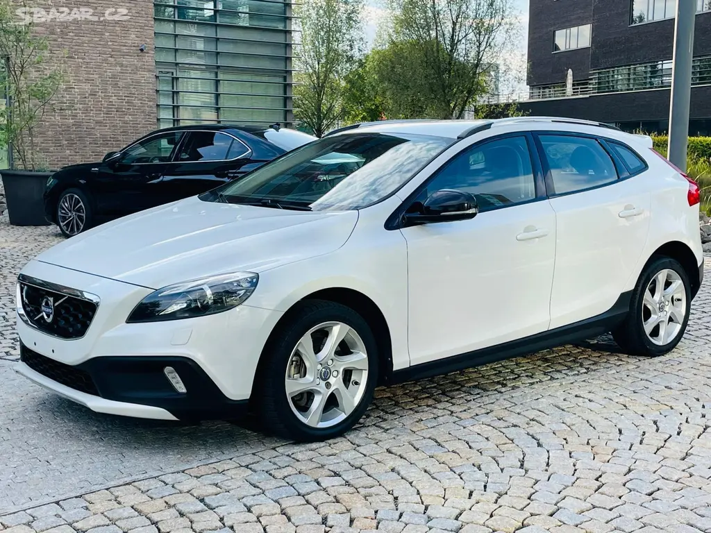 Volvo V40, 2.0i AUT 1MAJITEL CROSS COUNTR - fotka 4