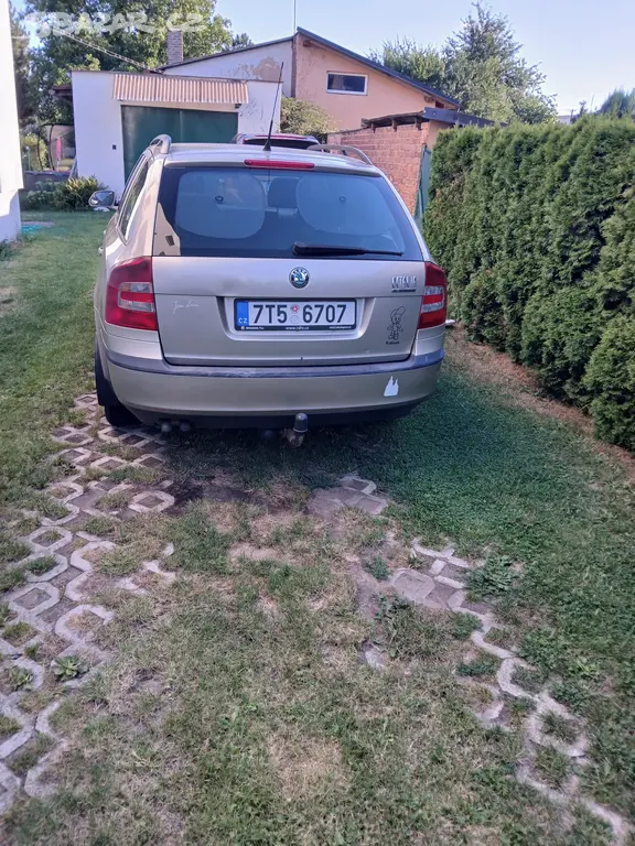 Škoda Octavia combi - fotka 4
