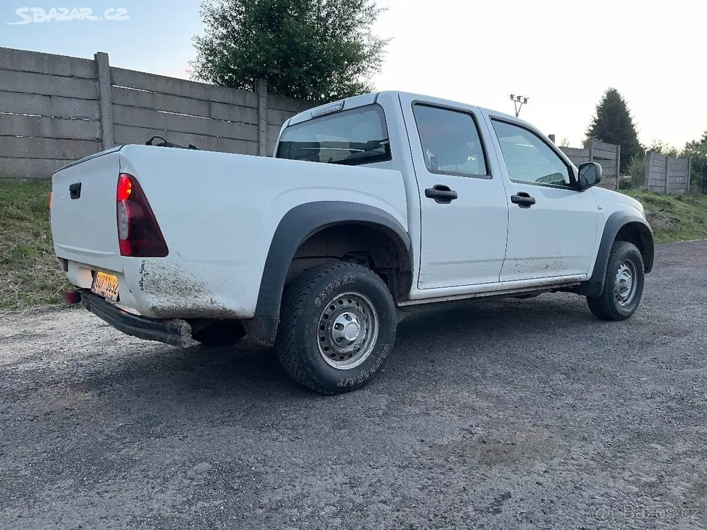 Isuzu D-Max 2,5 D-MAX TD r.v.2011 - fotka 5