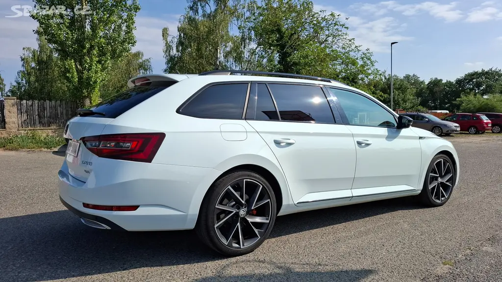 Škoda Superb 3 Sportline 4x4 - fotka 6