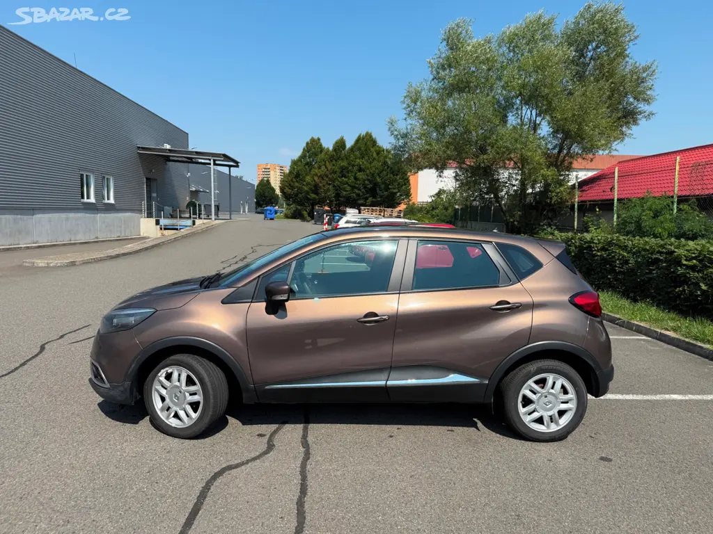 RENAULT CAPTUR 0,9 TCe 66kW - 2.maj ČR - 92700km - fotka 2