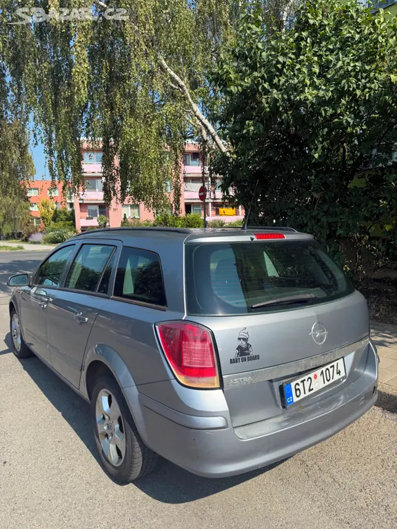 Opel Astra H - fotka 4