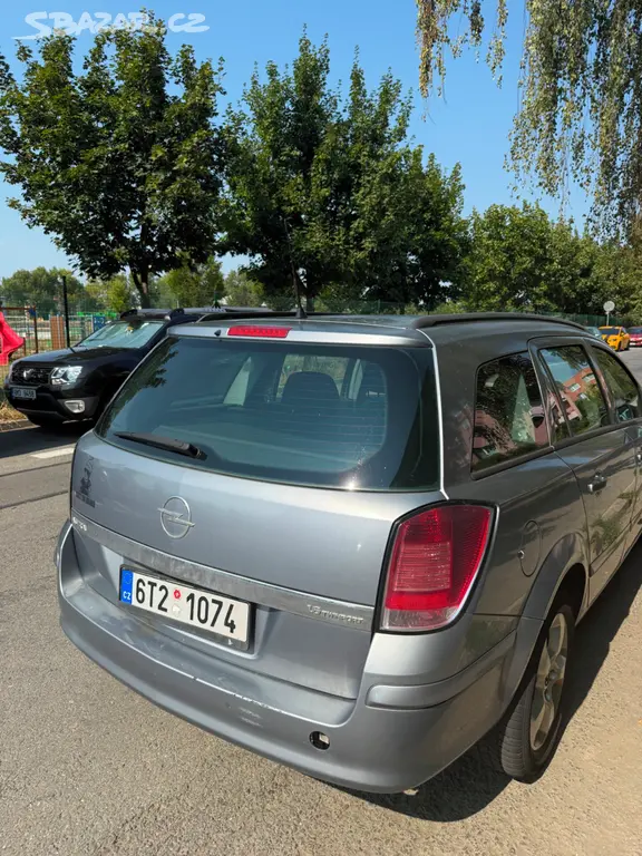 Opel Astra H - fotka 3