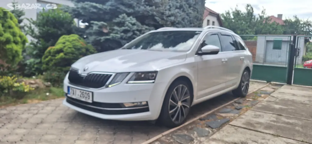 Škoda Octavia Combi 2.0 TDI L&K 4x4 DSG 135 kW ACC - fotka 6