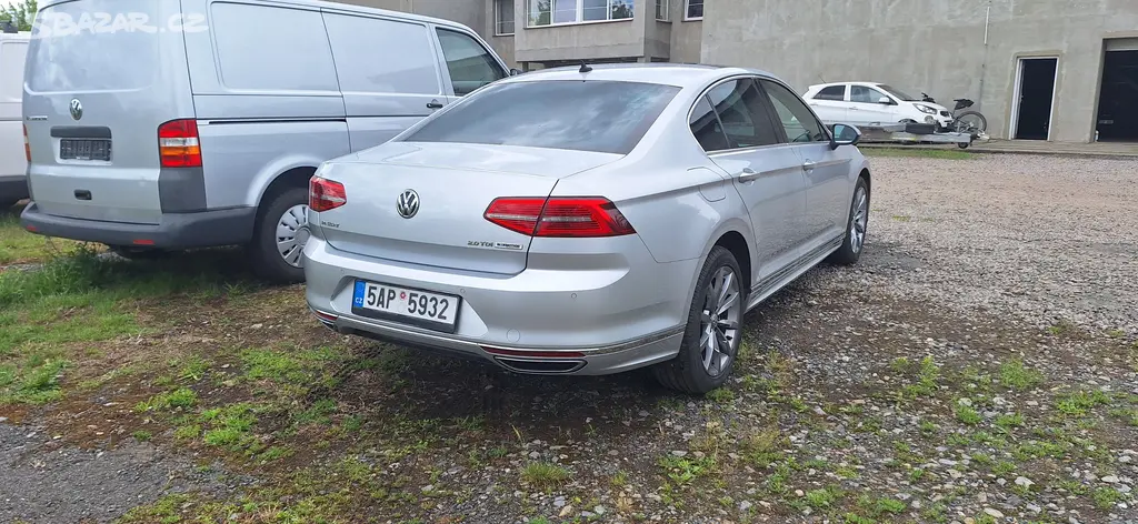 Volkswagen Passat 2.0 TDI R-Line, DSG, 110 kW - fotka 2
