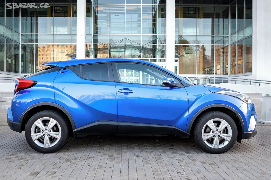 Toyota C-HR, 1.2 benzín, manuál, po servise, ČR