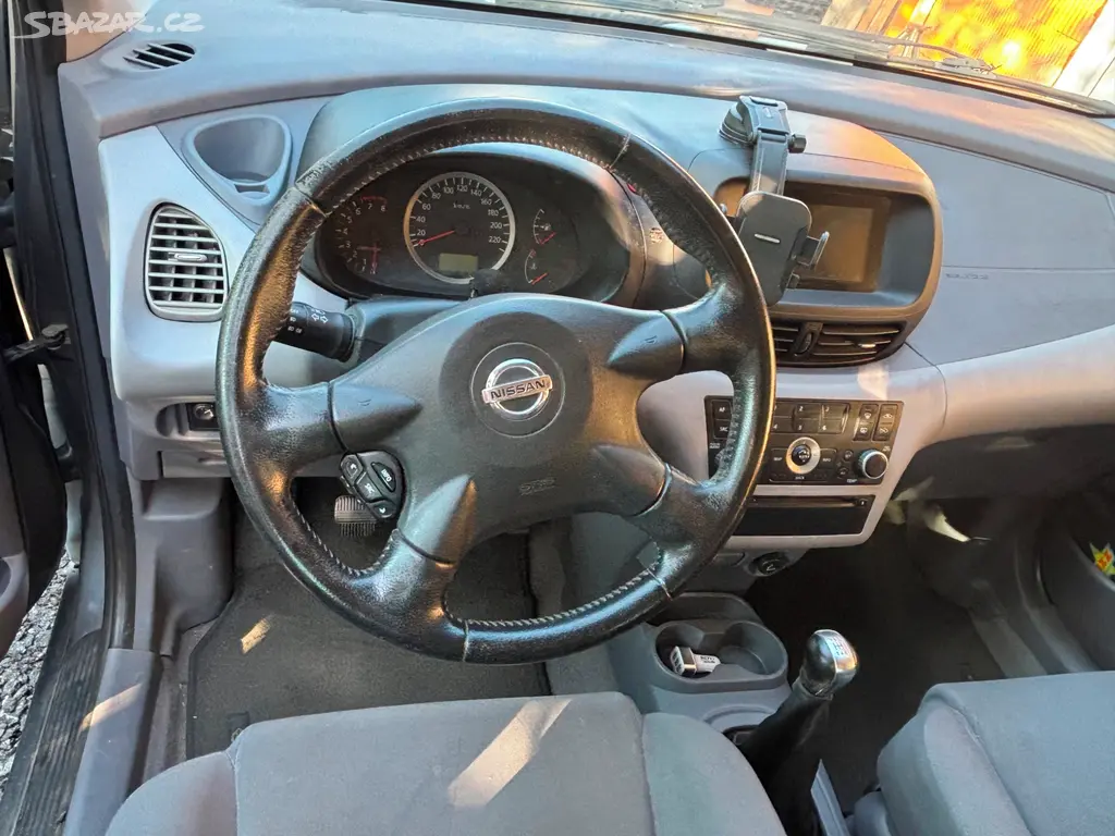 Nissan Almera Tino 1.8 85kW benzin - fotka 4