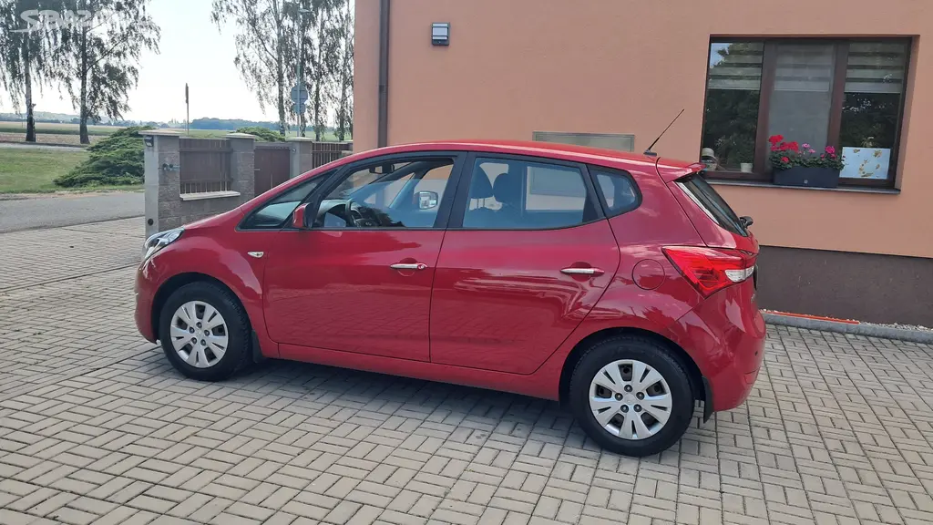 Hyundai ix20, 1.4i / najeto 79 000 km - fotka 5