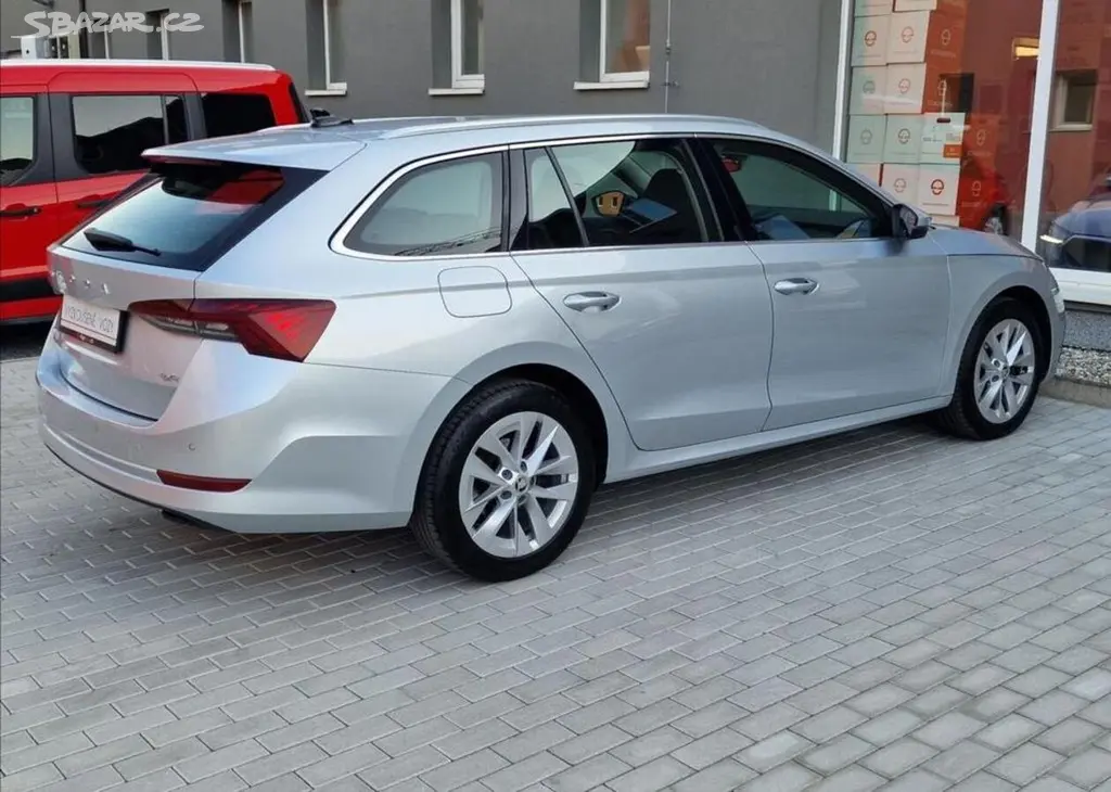 Škoda Octavia, 2.0TDI 110kW 4x4 DSG Style,ČR - fotka 4
