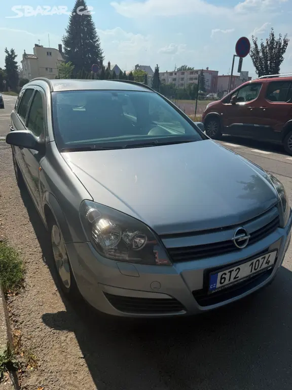 Opel Astra H - fotka 2