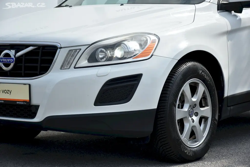 Volvo XC60, 2.4 D5 120kw 4x4 - fotka 4