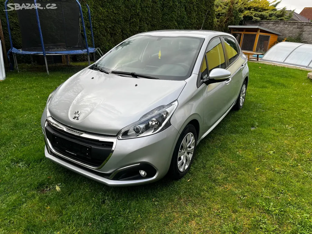 Peugeot 208 1.2i 60Kw r.v2016 nové v ČR