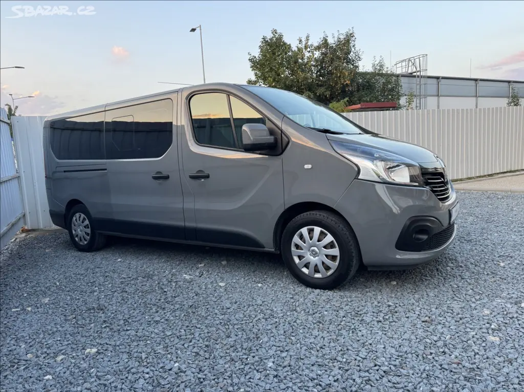 Náhled: Renault Trafic, 1,6 DCi 8míst WEBASTO tažné ČR