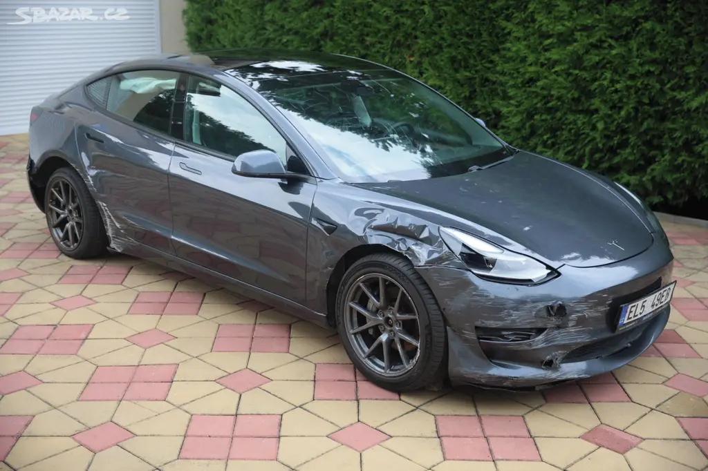Náhled: Tesla Model 3 Refresh AWD LongRange - havarovaná