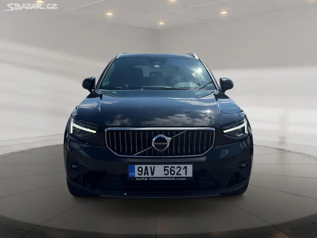 Volvo XC40, ULTIMATE BRIGHT B4 P 145kW AWD - fotka 2