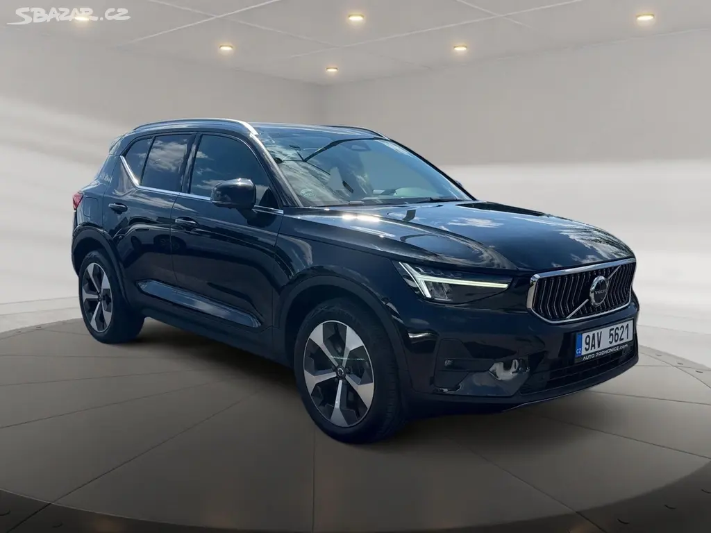 Volvo XC40, ULTIMATE BRIGHT B4 P 145kW AWD - fotka 3