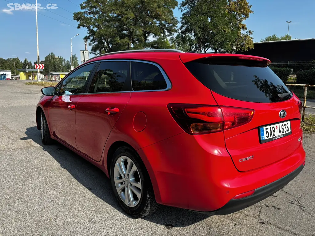 Kia Ceed SW 1.6 Crdi. 94kw. - fotka 6