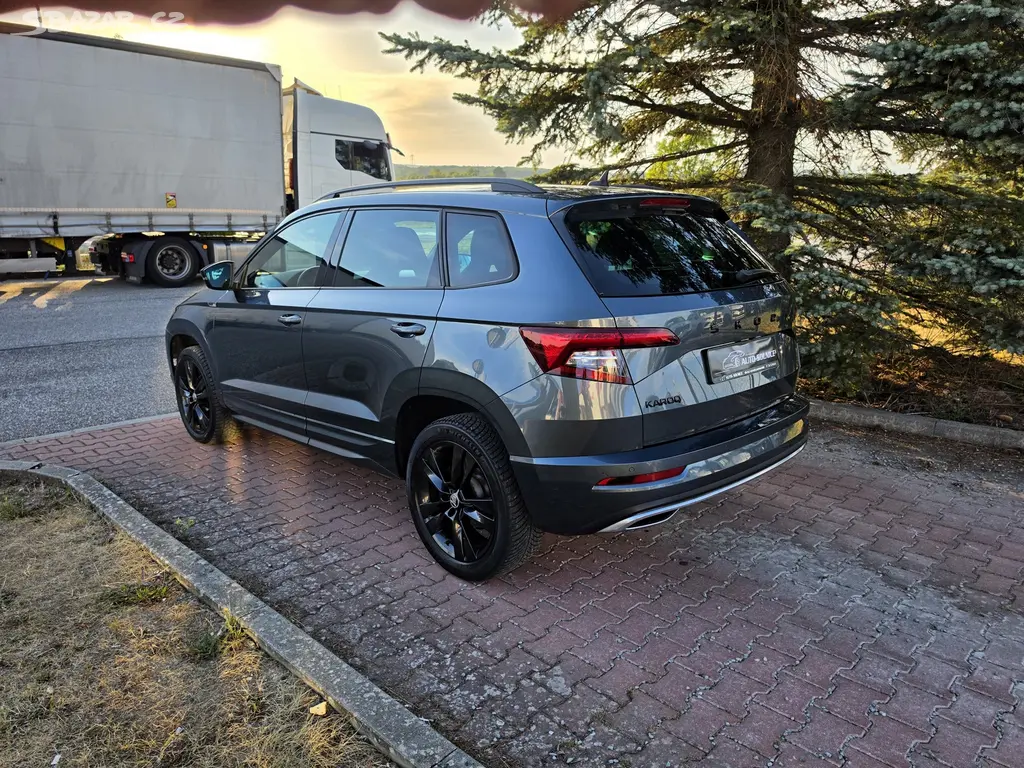 Škoda Karoq SPORTLINE 1.5 TSI DSG-2020-TAŽNÉ,-146 - fotka 4