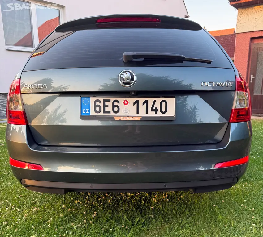 Škoda Octavia, 1,6TDI DSG TOP VÝBAVA - fotka 3