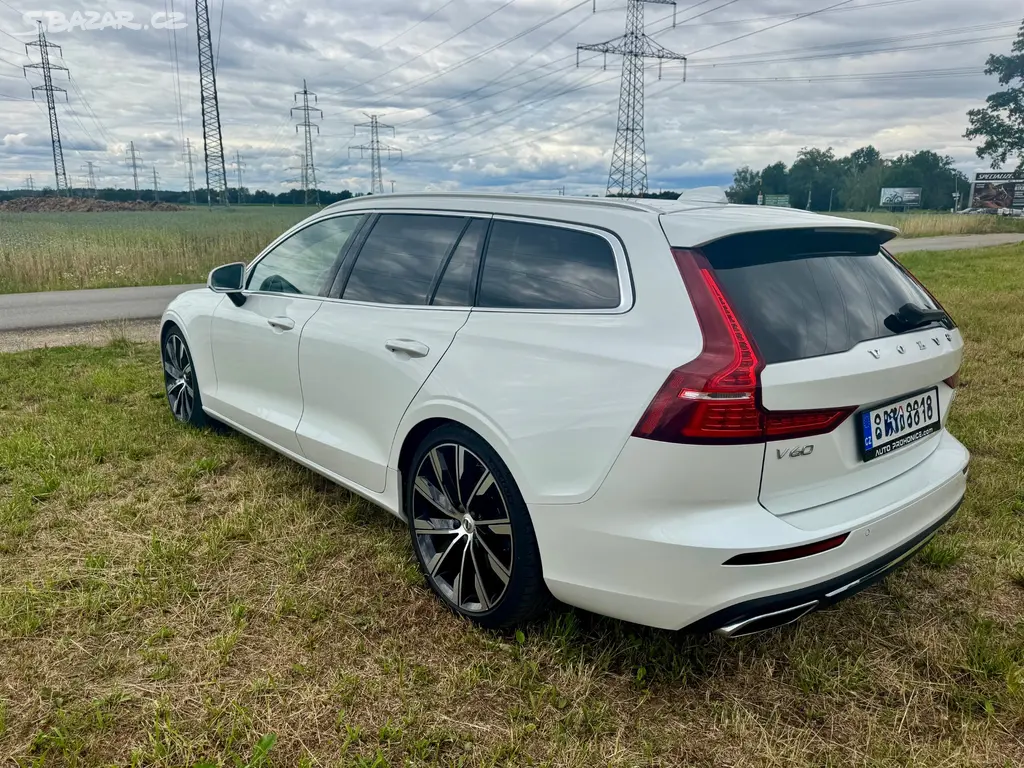 Volvo V60 B5 AWD Inscription - fotka 3