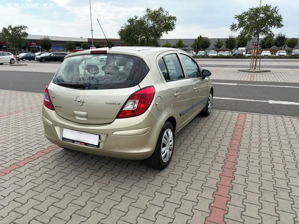 Opel Corsa D 1.2 16V 59kw automat ČR - fotka 2