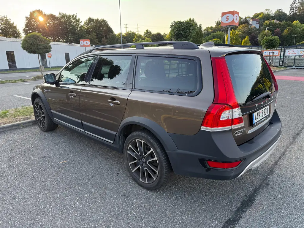 Volvo XC70 D4 133 kW - fotka 3