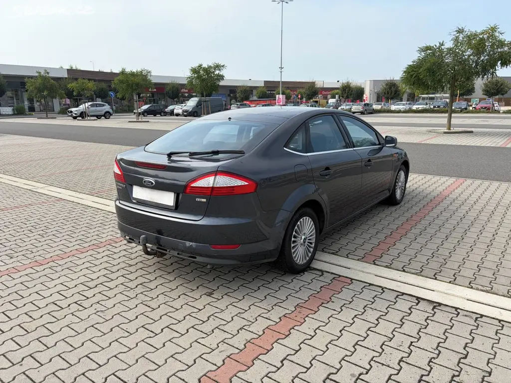 Ford Mondeo 2.2 TDCi 129kw digi klima kamera - fotka 3
