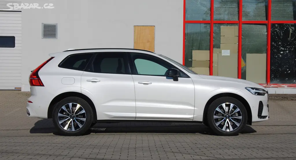 Volvo XC60 B4 4x4 - 1.maj,krásný stav,původ ČR - fotka 2