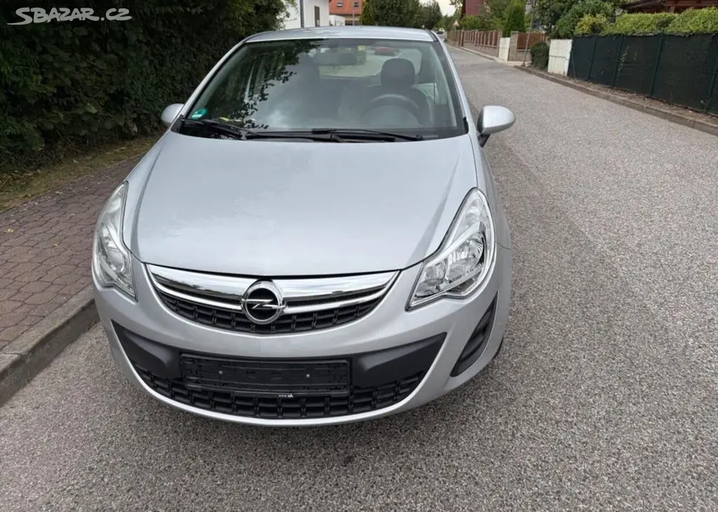 Opel Corsa 1,2i Nová STK klima zimáky benzín - fotka 4