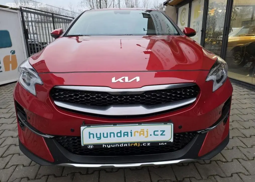 Kia XCEED 1.5-V ZÁRUCE-AUTOMAT-TOP STAV
